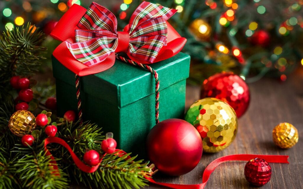 Hộp quà tặng Giáng Sinh - Gợi ý 3 mẫu hộp quà lung linh độc đáo